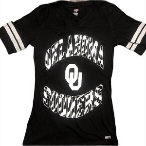 SOFFE Adorable Zebra Print 🦓 OU Sooners(Oklahoma) short sleeve TShirt SZ Small